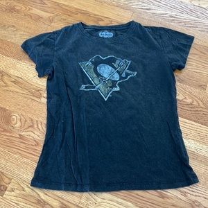 Hockey tshirt penguins